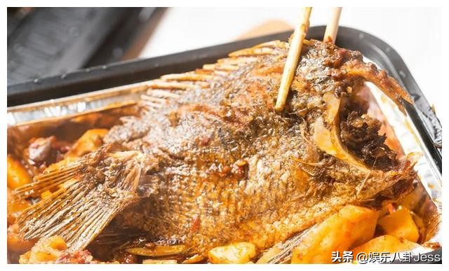 在李佳琦直播间买零食，是个划算的选择吗？