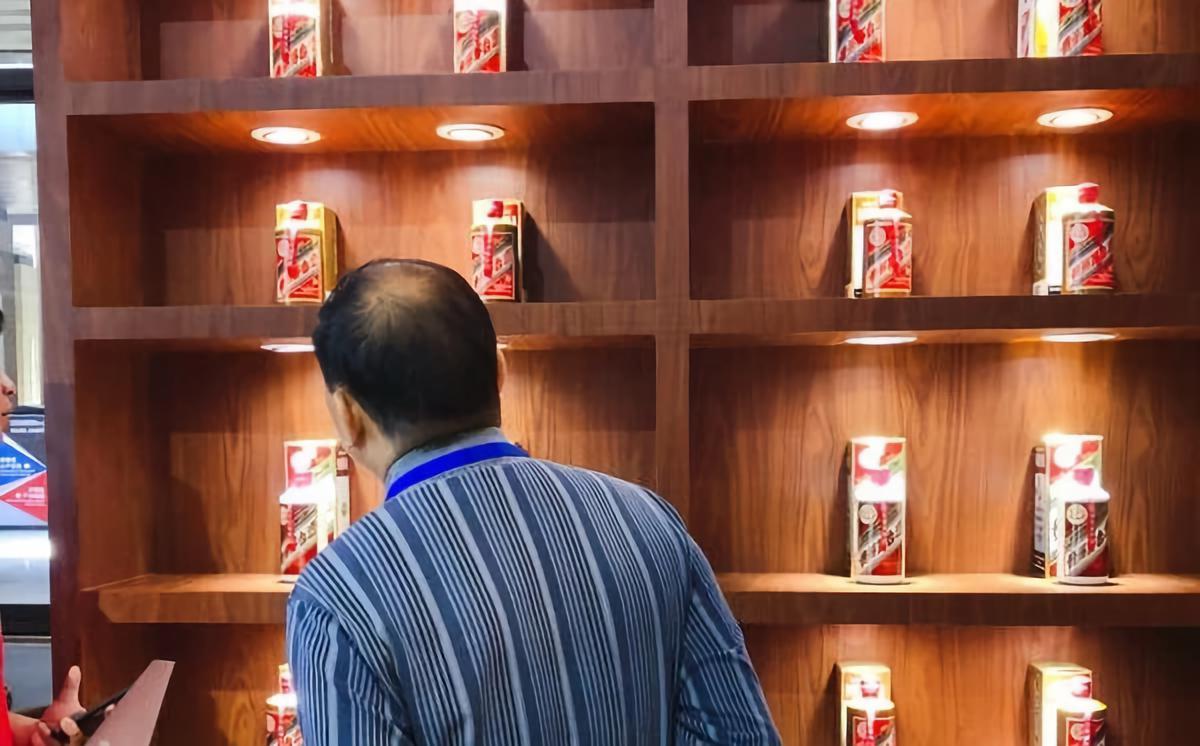 回收老酒摆摊是干嘛的,开家回收老酒小店利润