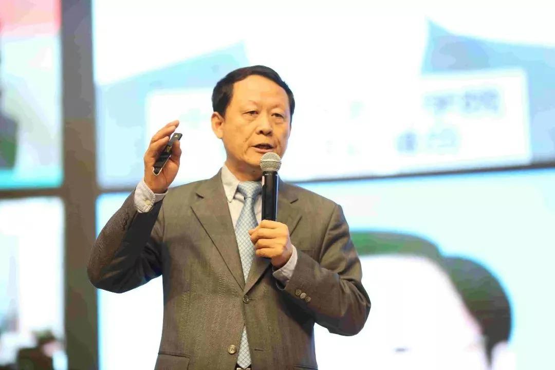 不靠名师、不拼生源,罗振宇盛赞的乡村学校,让我们看到教育“突围”的可能