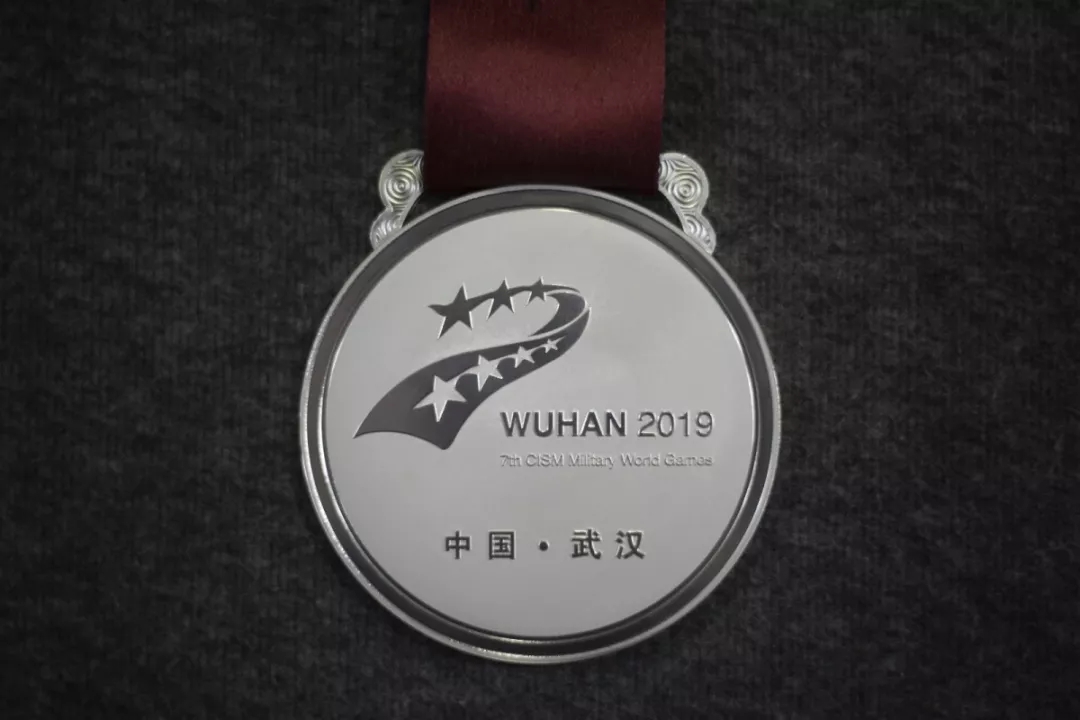 军运会部队获奖归来欢迎仪式,军体运动会奖杯