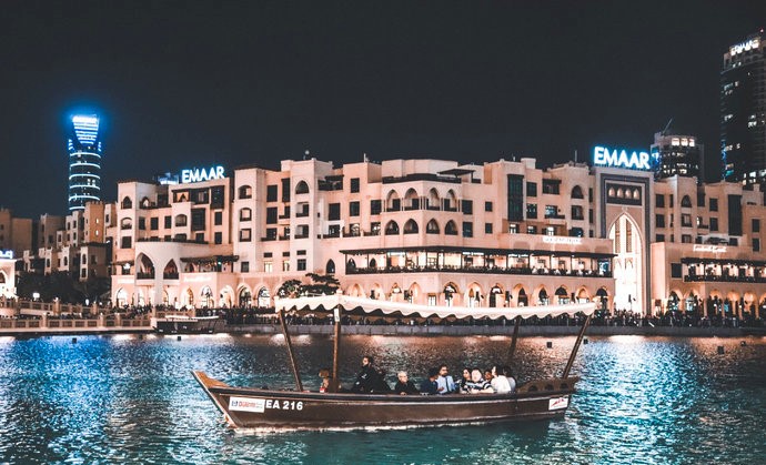 出国旅游机票为什么很贵 (出国旅行既昂贵又费劲)