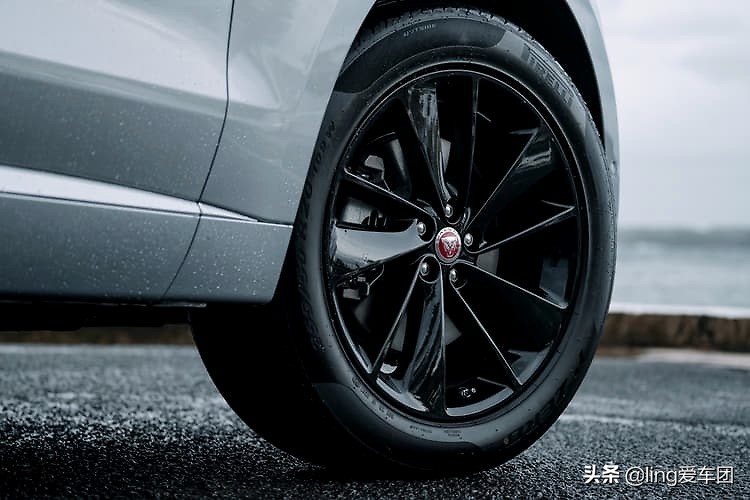 捷豹f-pace2021款落地多少钱,捷豹f-pace2021款对比路虎星脉