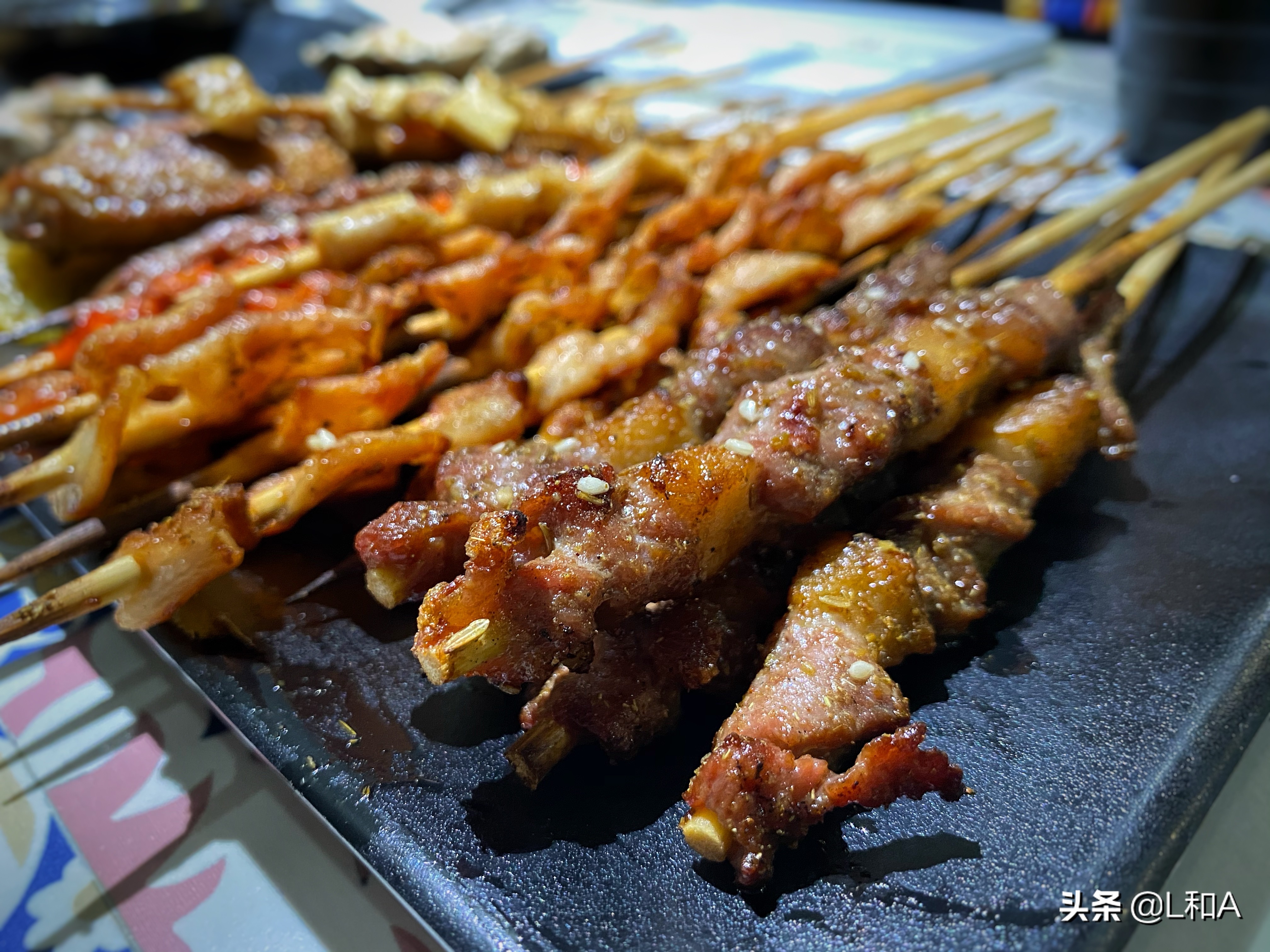 上海：桥梓湾的烧烤，青浦邻里们深夜光顾，猪脑煲吃到发出猪叫声