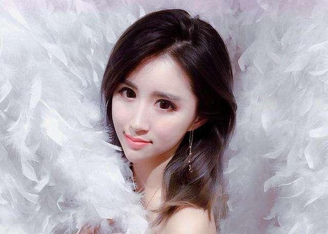 被称为“跳水女神”,退役当瑜伽教练,曾因纹身引热议