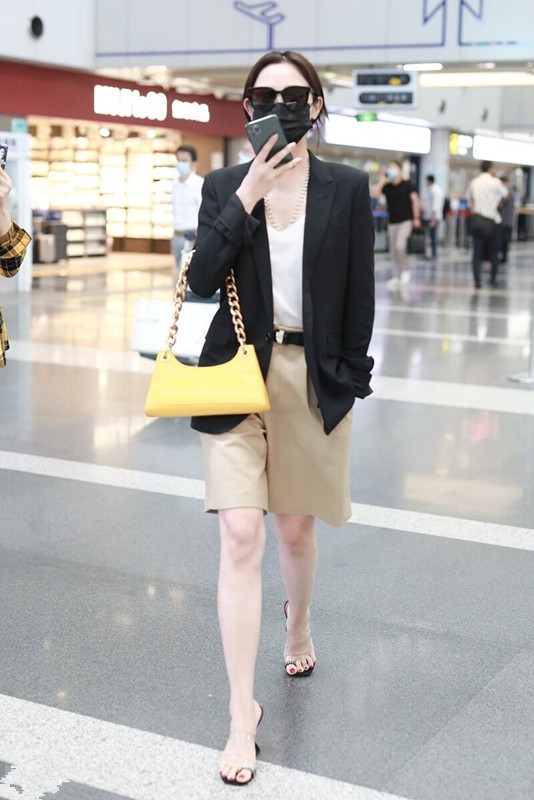 西装短裤当下最火的时髦穿搭,时尚百搭2022西装短裤