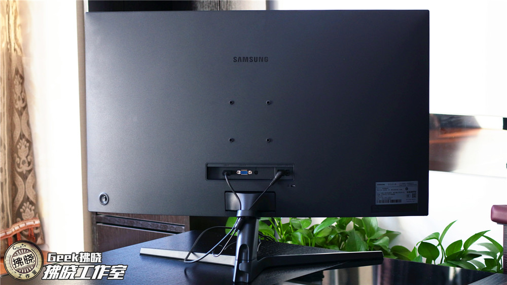 三星屏幕为什么这么强,三星显示器曲面屏和直面屏哪个好