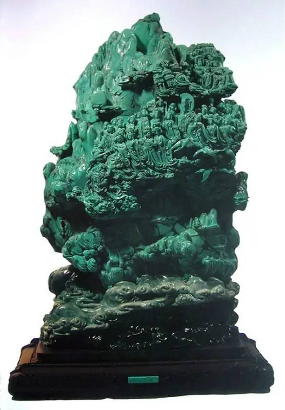 绿松石是一种非常古老的宝石,绿松石的真实历史