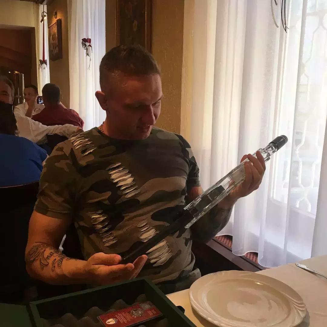 AK-47伏特加,千万别对口喝别人会认为你要自杀