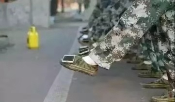 军训下雨还要军训吗,你以为下雨就不军训了吗