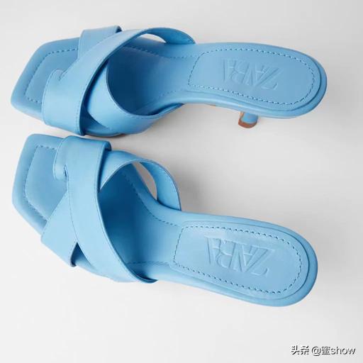 zara早春新款珍珠鞋,zara复古小白鞋