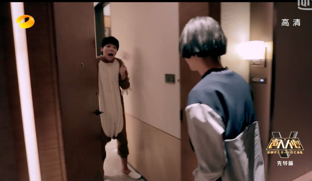 一开始我以为爱上了实力派,没想到他们还全是梗王