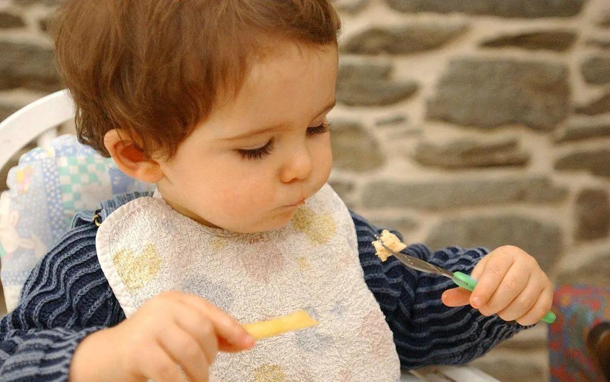 宝妈不吃饭宝宝会怎样,宝妈不吃水果宝宝会怎样