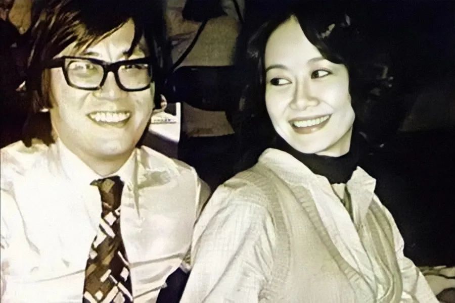 穿三百万皮草的香江富贵花,前半生让人羡慕,后半生却惨遭唾骂?