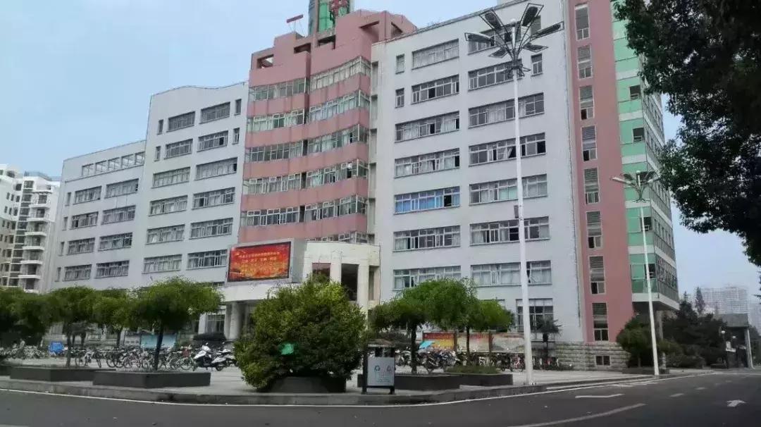 不打不骂不请家长，她却把班里最痴迷游戏的“坏”学生送上了清华