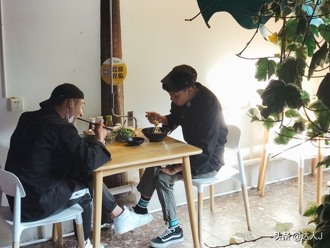 丽江的高颜值客栈逆天了，住一圈连回家的路费都省了！文末有福利