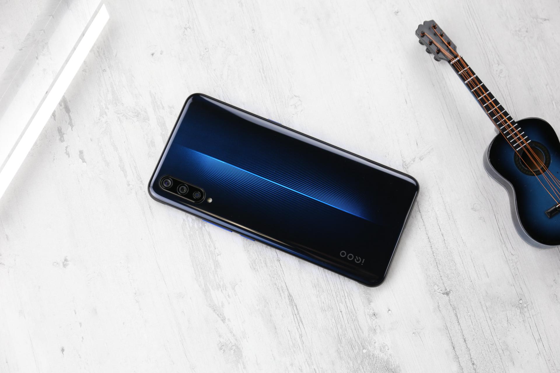 低价高配的iqoo手机测评,便宜的iqoo手机测评