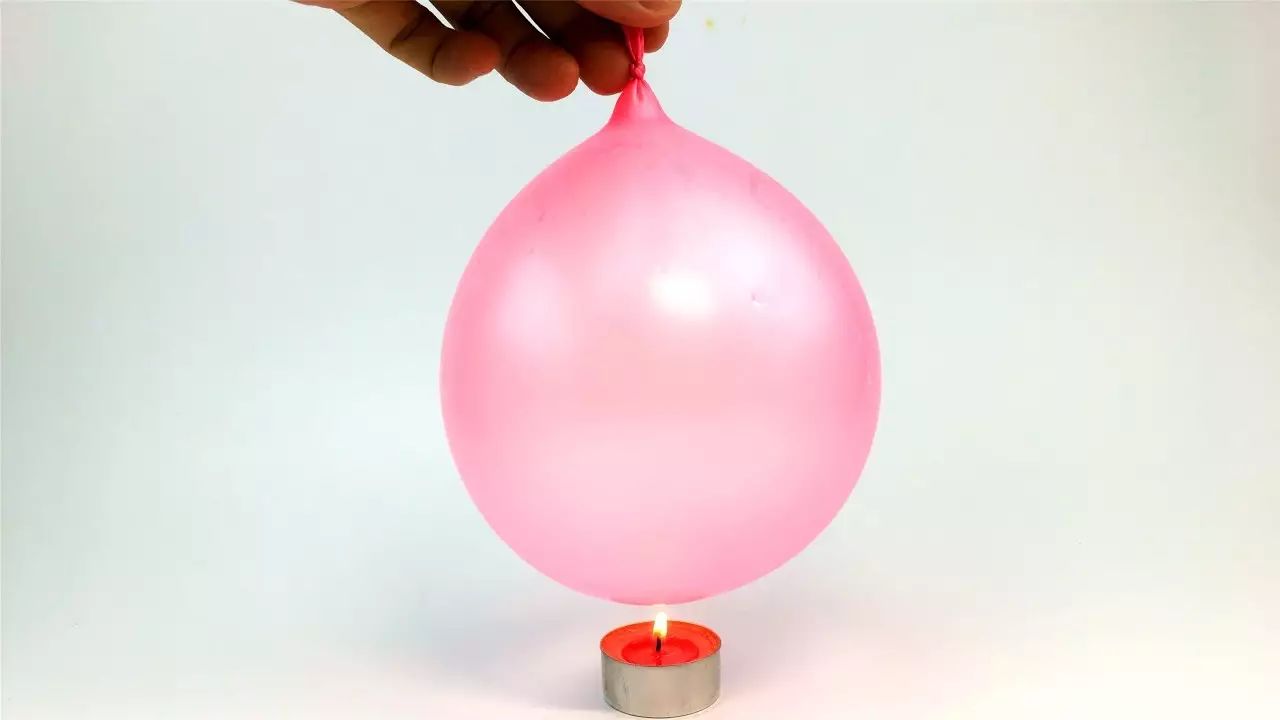 往气球里加水,往气球上涂什么会破
