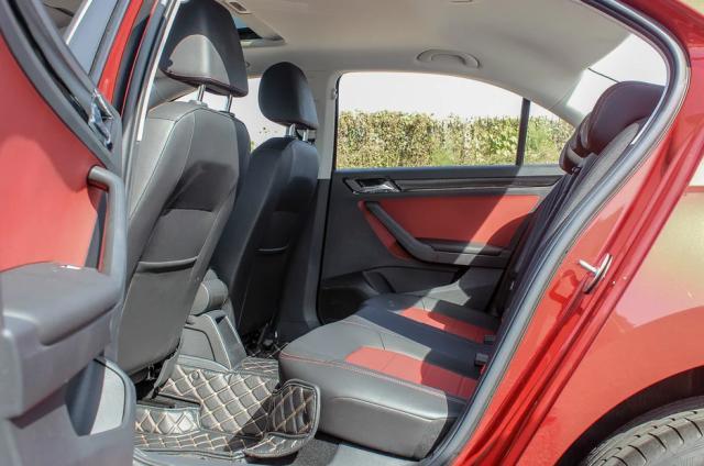 大众车标熏黑老捷达,大众标捷达