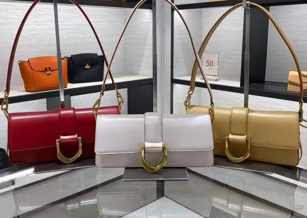 小ck和mk女包哪个好,小ck和ck的区别测试