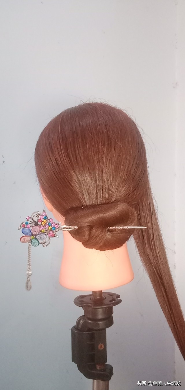 简单古代挽发髻戴发簪,怎么用发簪挽发髻