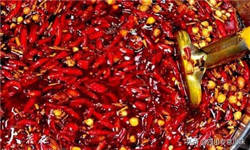 重庆火锅底料制作工厂过程,制作重庆火锅店底料后厨