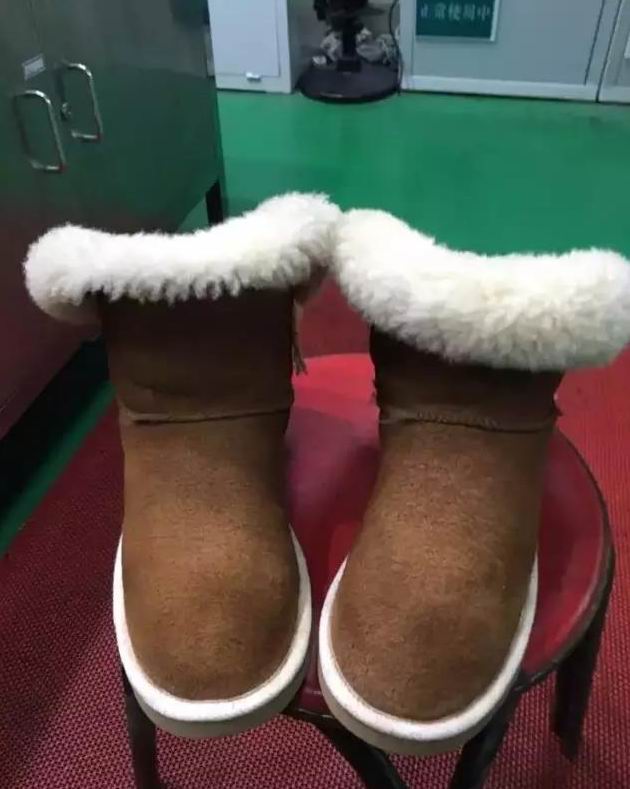 高帮翻毛皮的鞋怎么洗,翻毛皮鞋怎么洗不会聚色