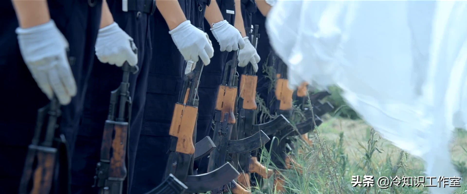 战狼二解说介绍枪械,战狼2枪械训练视频