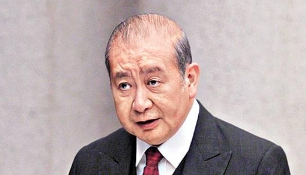 为赌王扶灵的李国宝是谁？李嘉诚家族在李国宝家族面前只是*弟弟小**