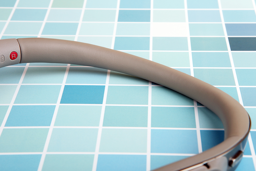 索尼zx300a与xz2,索尼wi-1000x二代测评