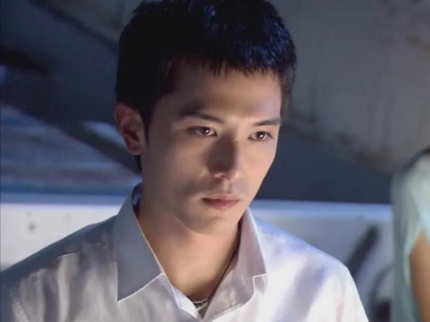 天生“花心脸”，痞帅不油腻，这6位自带坏男生魅力，不耍帅也酷