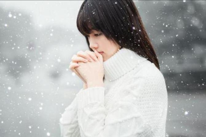 很想念一个人什么心理,很想念一个人时主动发消息会怎样