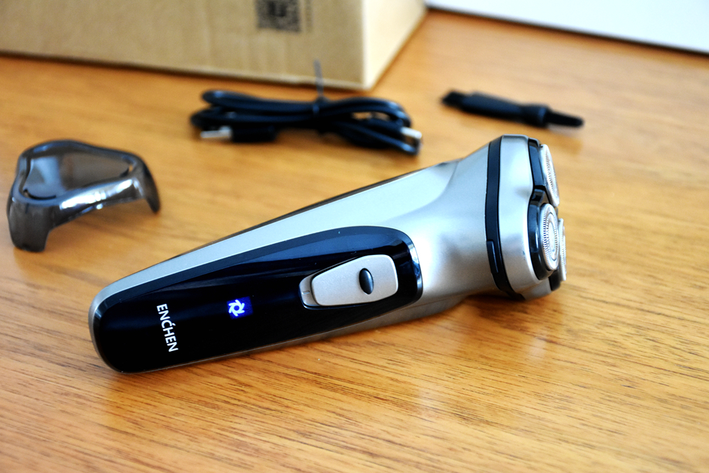 映趣剃须刀黑色和银色区别,真香剃须刀评测