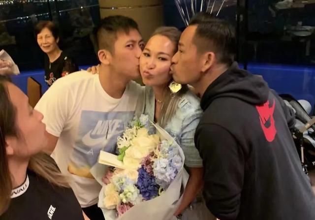 离婚后小三和前夫结婚生孩子了,分手后意外怀上了首富的孩子