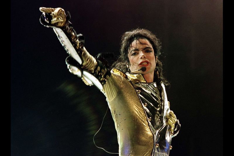 音乐之神迈克尔杰克逊,迈克尔杰克逊动感摇滚英文歌曲