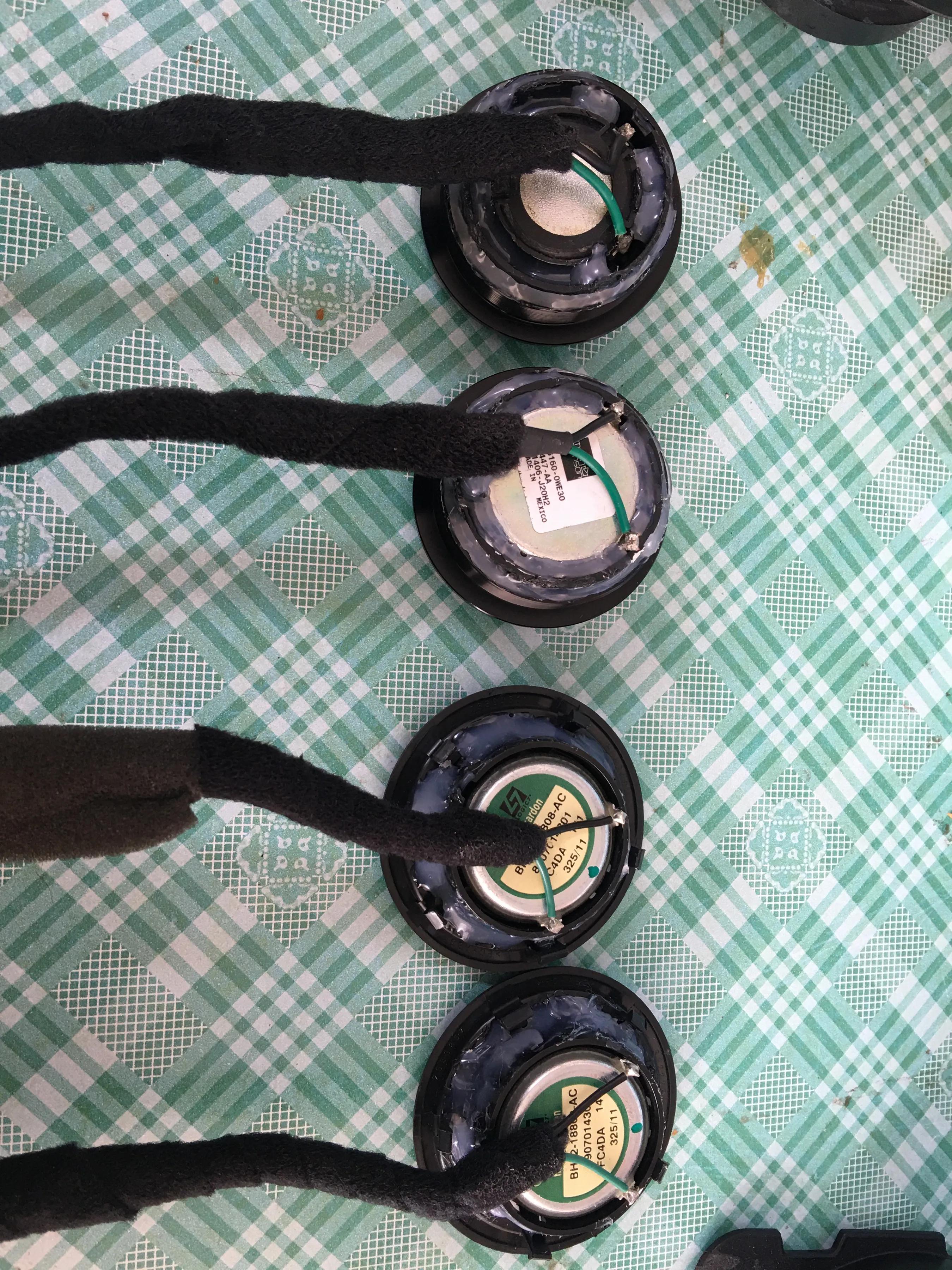 宝马x1改音响布线,宝马x1高保真音响