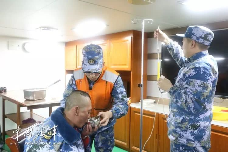 我们是中国海军请立即离开英语,我们是中国海军请立即离开英文