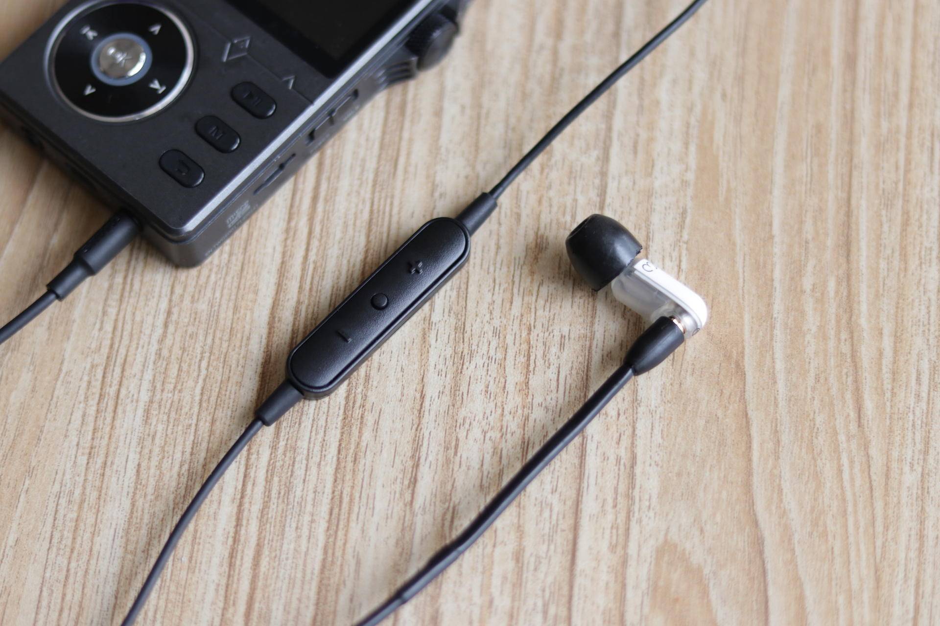 舒尔耳机试音,舒尔耳机佩戴舒服么