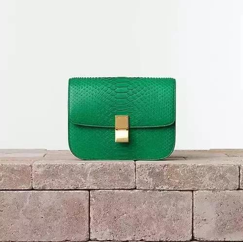 celine豆腐包保值吗,celine豆腐包每年有什么颜色