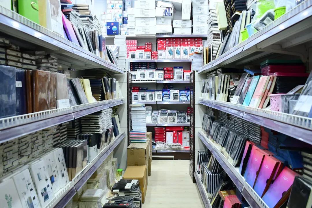 逛遍乌鲁木齐,逛遍全球便宜文具店