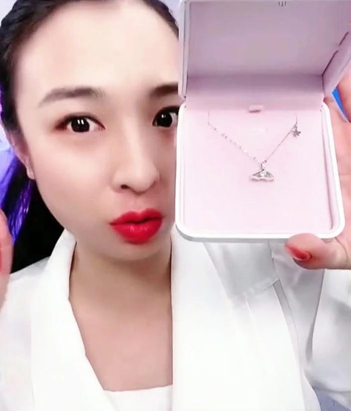 干过工地当过保安现在成大老板,当过厂妹后的生活