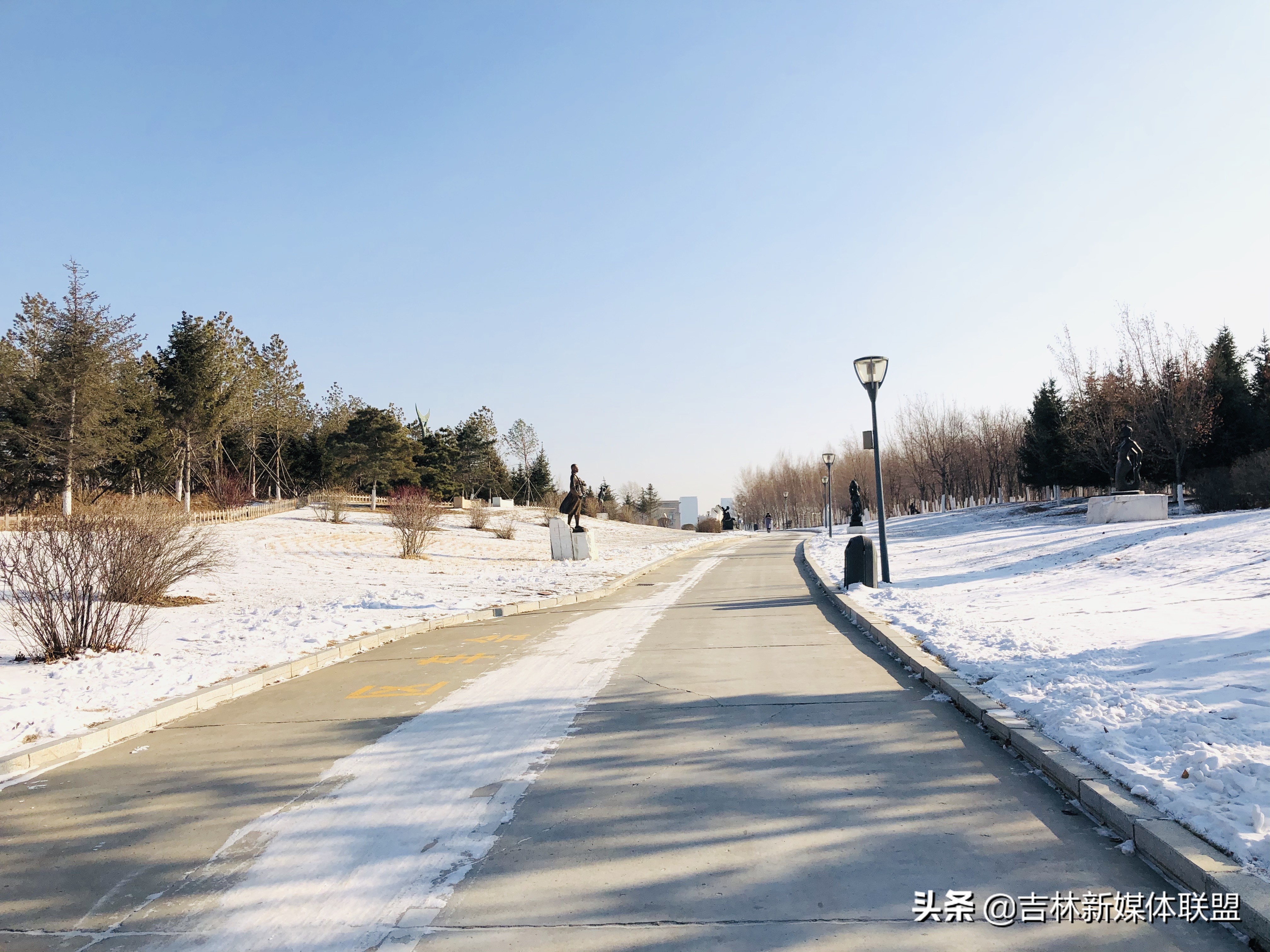 雕塑园夜晚,雕塑公园冰雪梦工厂