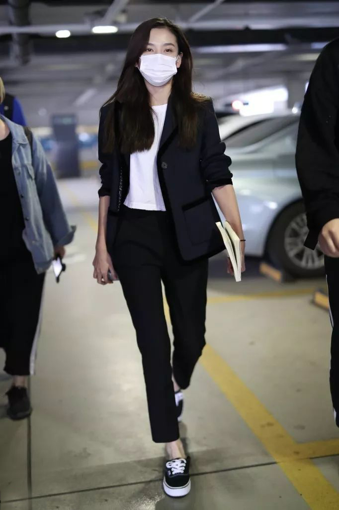 欧阳娜娜宋祖儿穿的潮流牌子,宋祖儿匡威