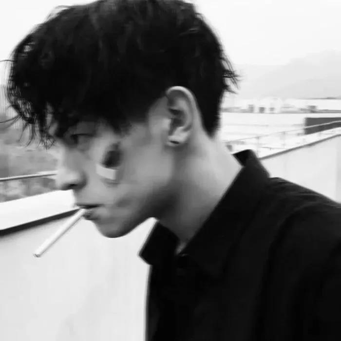 超丧成熟稳重的头像男,丧到极致的男生头像真人