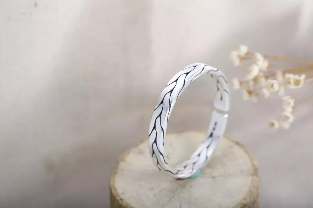 大牌拿我们当傻子吗！掉钻、变黑，智商税交了那么多年还不够？