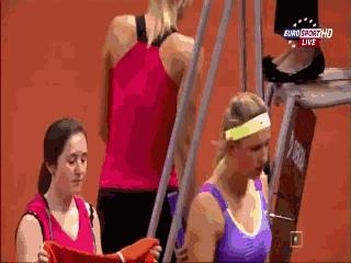 莎拉波娃退役耐克,莎娃网球裙