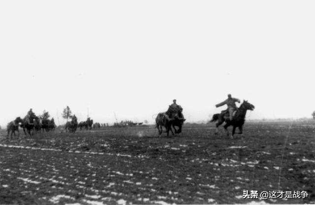 半夜，突然两声枪响，把我们吓醒了，老兵悄悄问我*弹子**上膛了没有