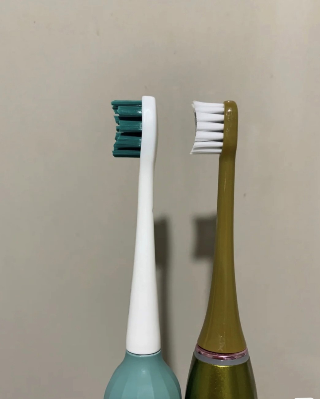 usmile电动牙刷和小米电动牙刷,电动牙刷好用还是手动牙刷效果好