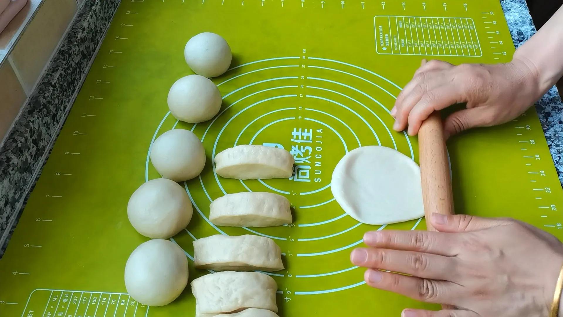 炎炎夏日多吃绿豆饼,又酥又有嚼劲的绿豆饼