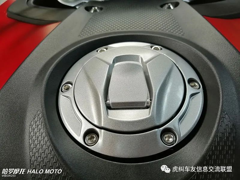 voge无极500r和豪爵铃木gsx250r,隆鑫voge大单缸