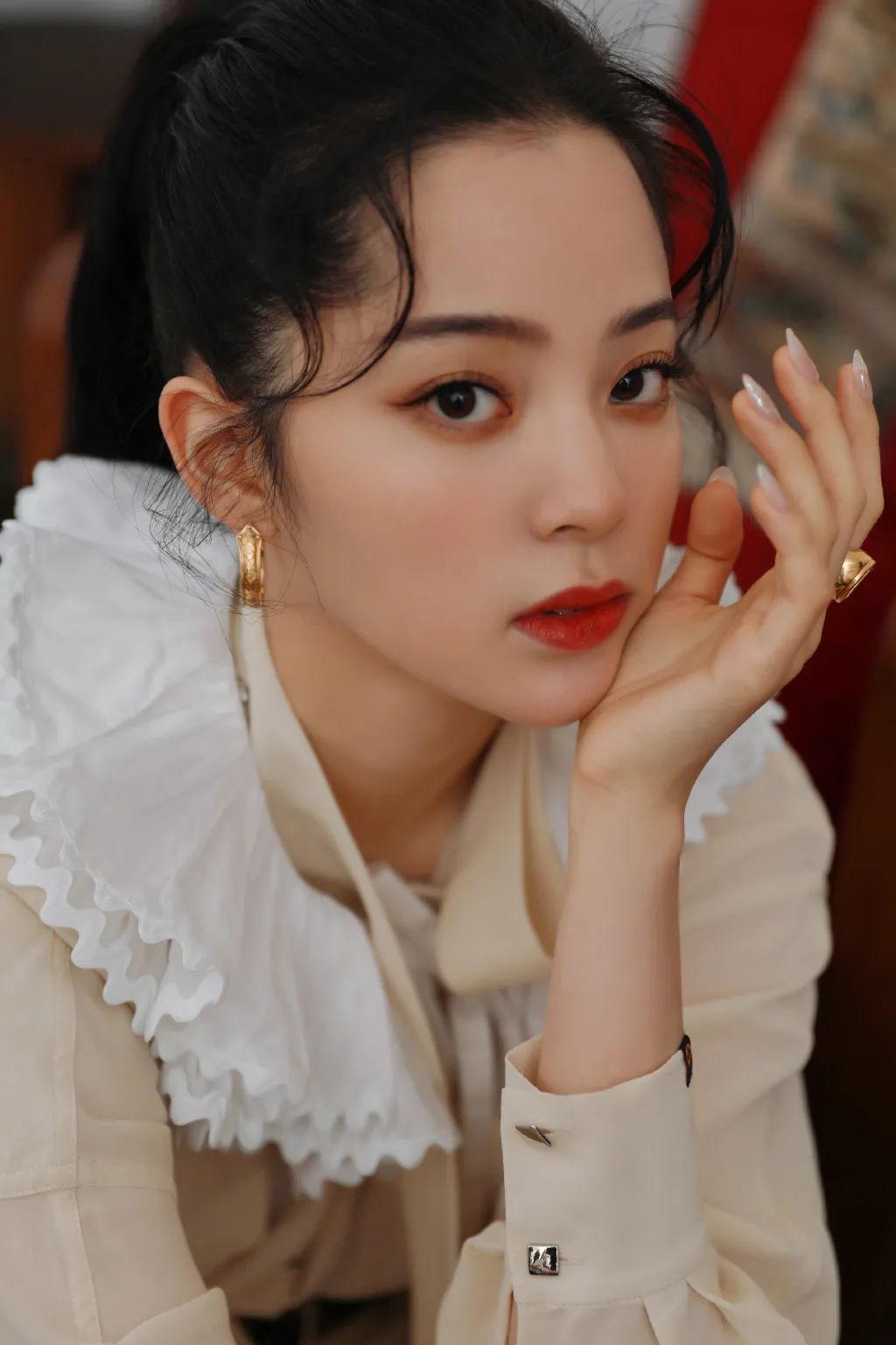 小五官扁平脸适合什么风格,塌鼻扁平脸